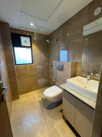 Bathroom in 1 RK Builder Floor at Sector 40 – for Rent