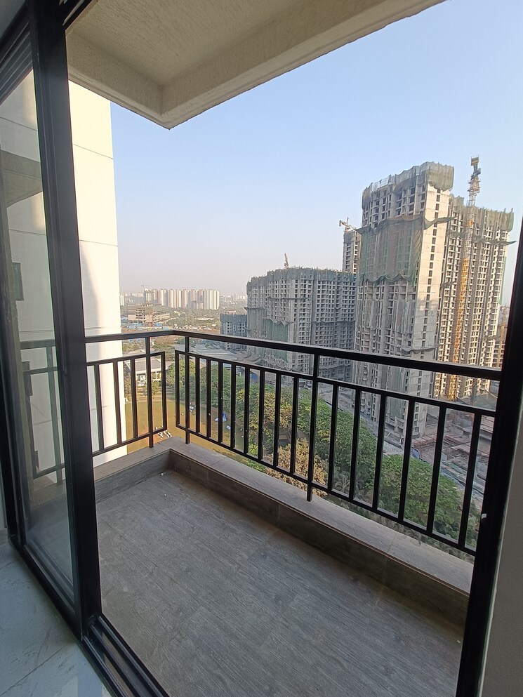 Balcony, runwal-gardens 1.5 Bedroom 550 Sq.Ft. Apartment In Dombivli East Thane 8347900