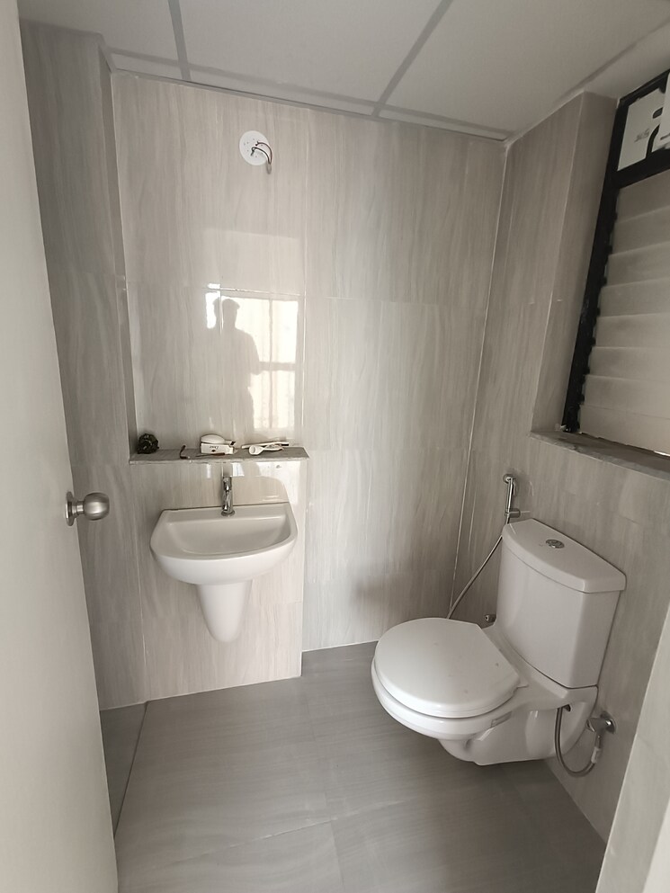 Bathroom, runwal-gardens 1.5 Bedroom 550 Sq.Ft. Apartment In Dombivli East Thane 8347900