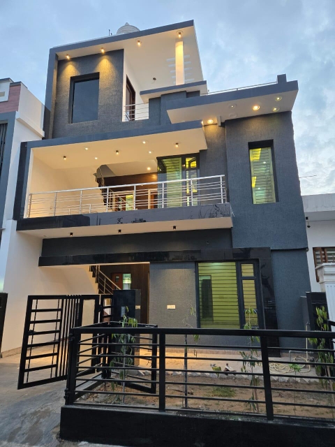 4 BHK + Pooja Room,Extra Room Independent House For Sale in Sunny Enclave 123 Sec...