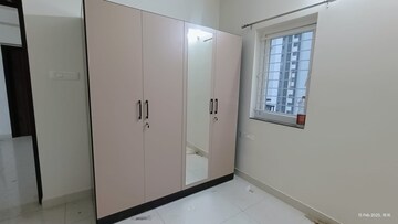 Room in 2.5 BHK Apartment at My Home Tridasa, Tellapur – for Rent