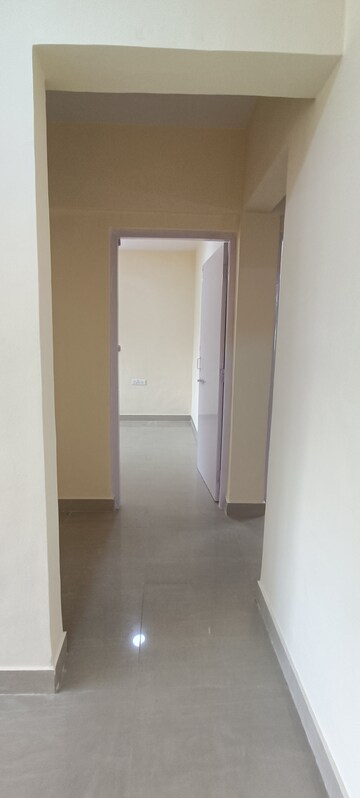 Room in 2 BHK Apartment at Sagar Avenue, Santacruz East – for Rent