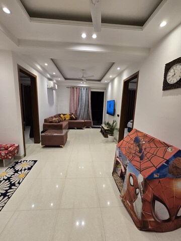 Living Room in 2 BHK Builder Floor at Ardee City, Sector 52 – for Rent