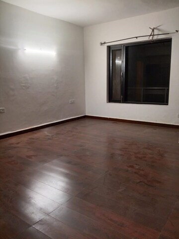 Room in 3 BHK Builder Floor at Sushant Lok 3, Sector 57 – for Rent