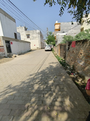  Plot For Sale in Jankipuram