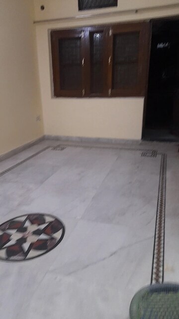 Bedroom in 3 BHK Apartment at Mayur Vihar Phase 1 – for Rent