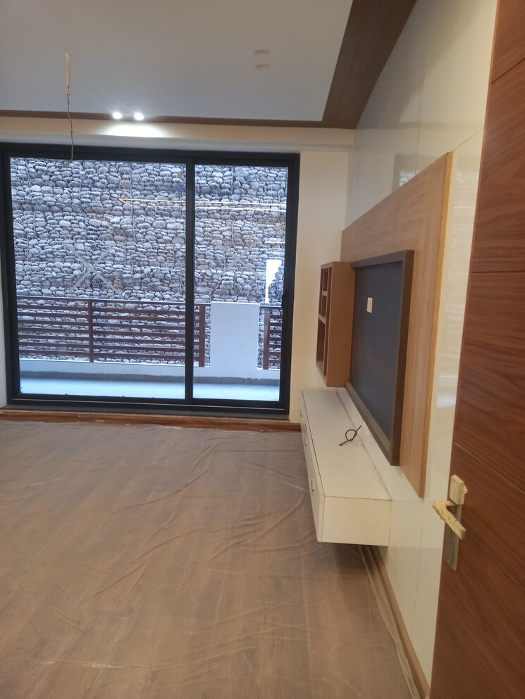 Room, panchkula urban estate 4 Bedroom 410 Sq.Yd. Builder Floor In Panchkula Urban Estate Panchkula 8348434