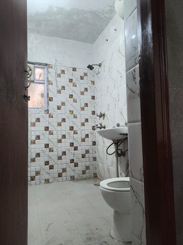 Bathroom in 2 BHK Apartment at Sarita Vihar – for Rent