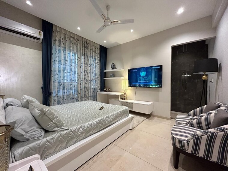 Bedroom, maya-green-lotus-saksham 5 Bedroom 3360 Sq.Ft. Apartment In International Airport Road Zirakpur 8348536