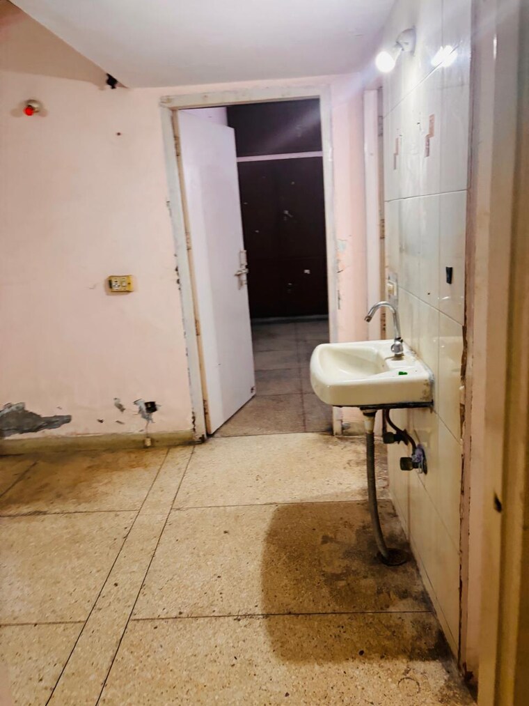 Bathroom, ip extension 3 Bedroom 1250 Sq.Ft. Apartment In Ip Extension Delhi 8348588