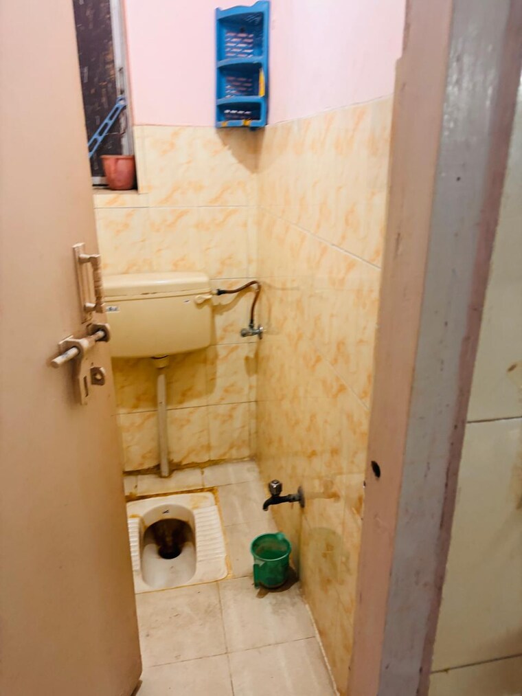 Bathroom, ip extension 3 Bedroom 1250 Sq.Ft. Apartment In Ip Extension Delhi 8348588