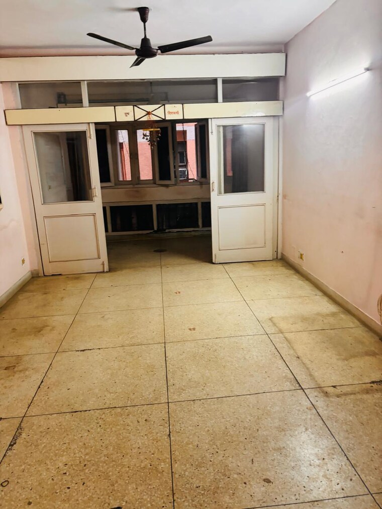 Room, ip extension 3 Bedroom 1250 Sq.Ft. Apartment In Ip Extension Delhi 8348588