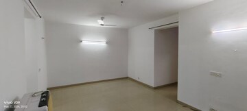 Room in 2 BHK Apartment at One Indiabulls, Sector 104 – for Rent