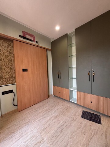 Room in 3 BHK Apartment at VTP Alpine, Mahalunge – for Rent