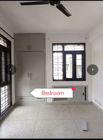 Room in 3.5 BHK Apartment at Abhinandan CGHS, Sector 51 – for Rent