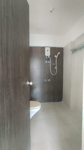 Room in 1 BHK Apartment at Raunak City Phase 3, Kalyan West – for Rent