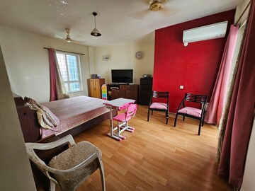 Room in 4 BHK Apartment at Unitech The Close North, Sector 50 – for Sale