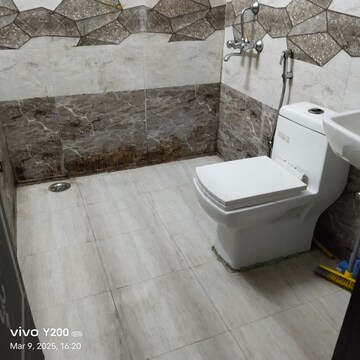 Bathroom in 3 BHK Apartment at DLF Ridgewood Estate, Dlf Phase iv – for Sale