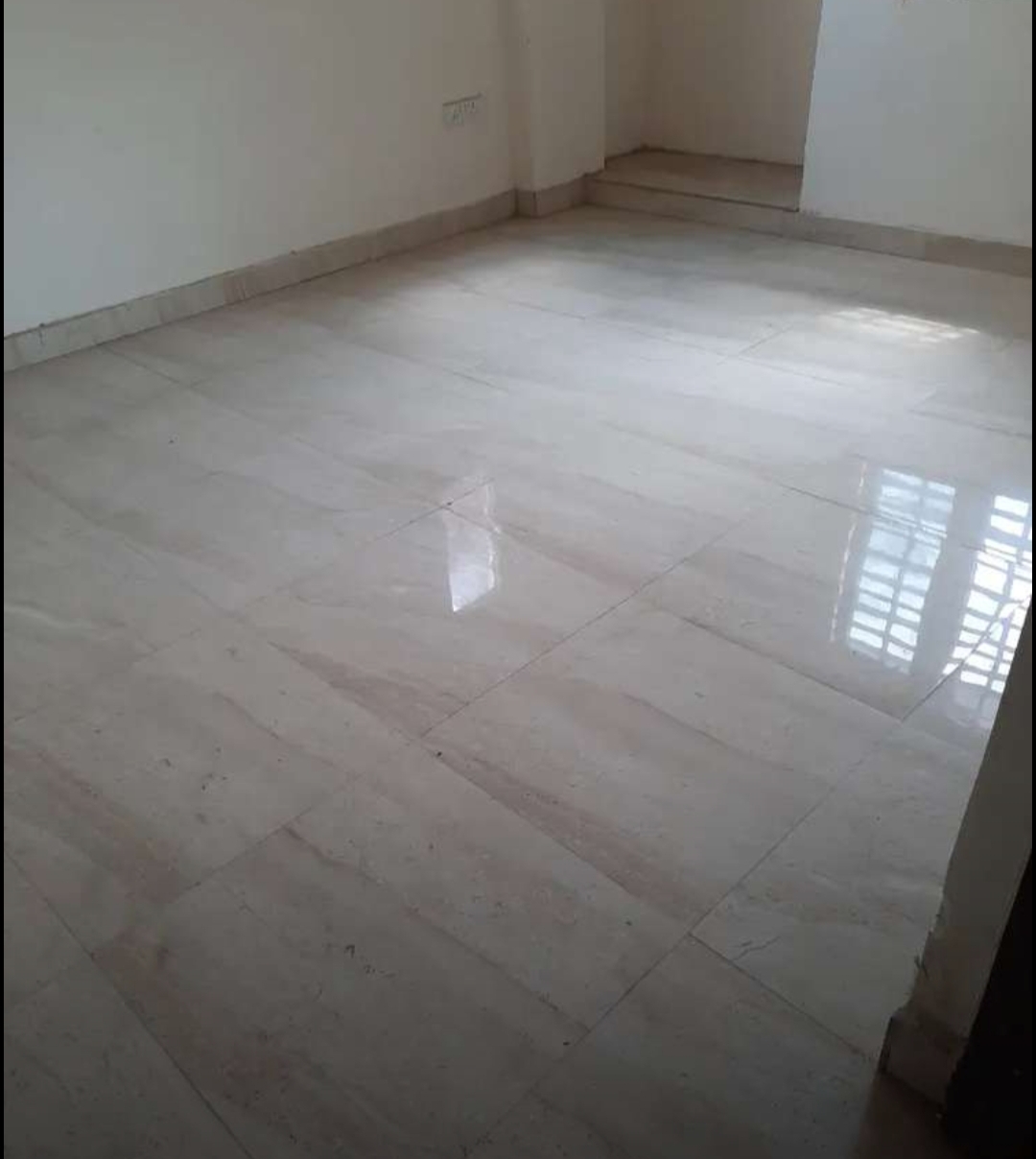 2 BHK + Pooja Room Apartment For Sale in Hazratganj