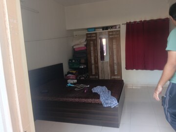 Room in 2 BHK Apartment at Govind Nagar – for Rent
