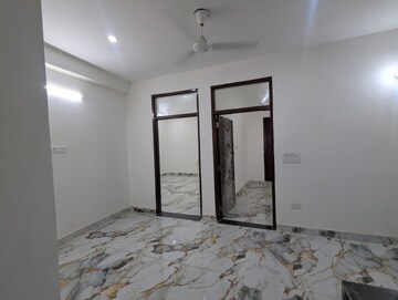 Room in 2 BHK Apartment at Saket – for Rent