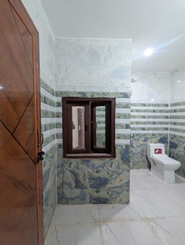 Attached Bathroom in 2 BHK Apartment at Saket – for Rent