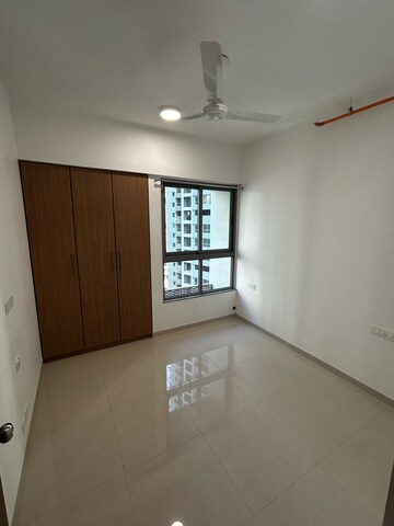 Room in 2 BHK Apartment at Kalpataru Immensa, Kolshet Road – for Rent