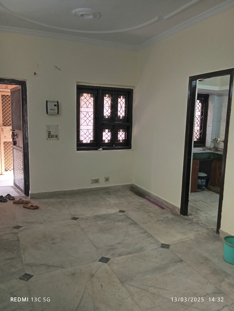 Room, shalimar garden 2 Bedroom 900 Sq.Ft. Builder Floor In Shalimar Garden Ghaziabad 8348814