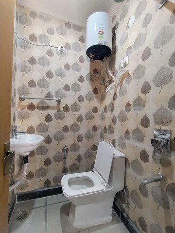 Team Area in 3 BHK Builder Floor at Sector 40 – for Rent
