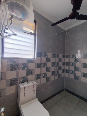 Bathroom in 3 BHK Builder Floor at Sector 40 – for Rent