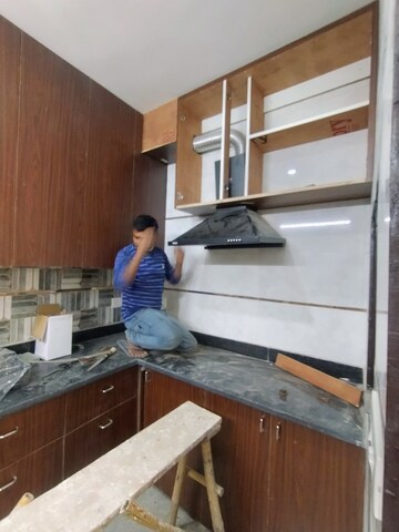 Kitchen in 3 BHK Builder Floor at Sector 40 – for Rent