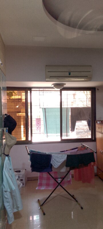 Master Bedroom in 2 BHK Apartment at Kanchan - Mrig Apartment, Andheri East – for Rent