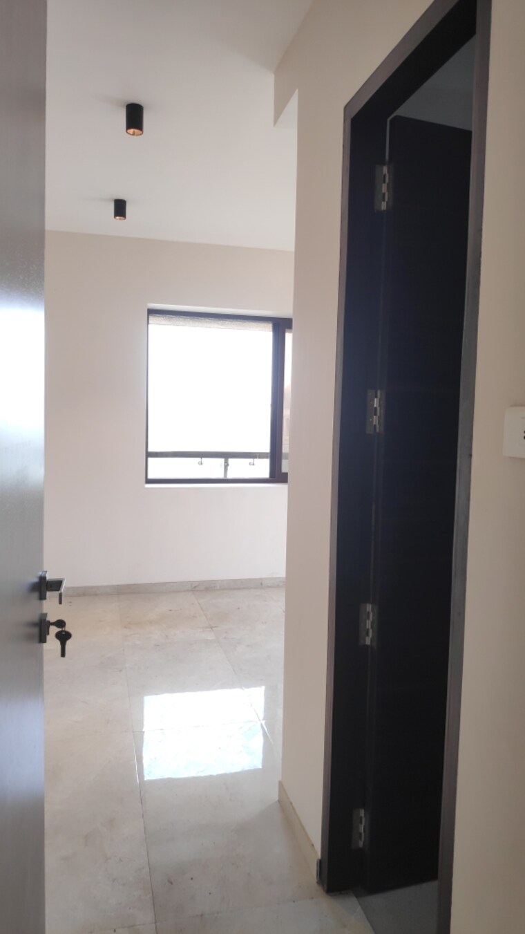 Room, lake-front-solitaire 3 Bedroom 2000 Sq.Ft. Apartment In Powai Mumbai 8348879