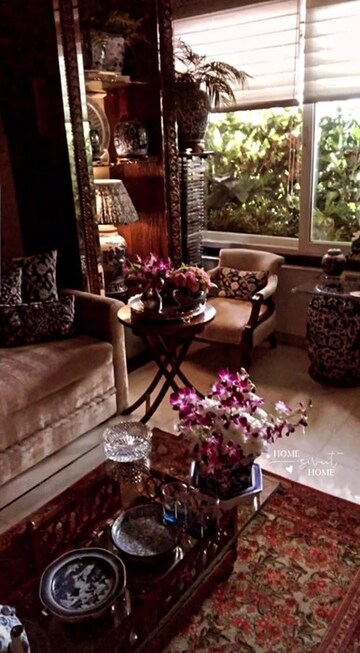 Living Room in 2.5 BHK Apartment at Prabhu Kutir, Gowalia Tank – for Sale
