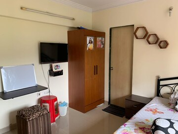 Bedroom in 2 BHK Apartment at Zinnia CHS, Powai – for Rent