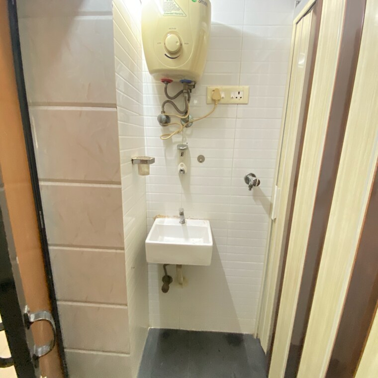 Bathroom, sion 1 Bedroom 475 Sq.Ft. Apartment In Sion Mumbai 8348889