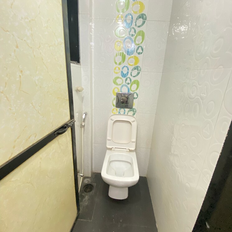 Bathroom, sion 1 Bedroom 475 Sq.Ft. Apartment In Sion Mumbai 8348889