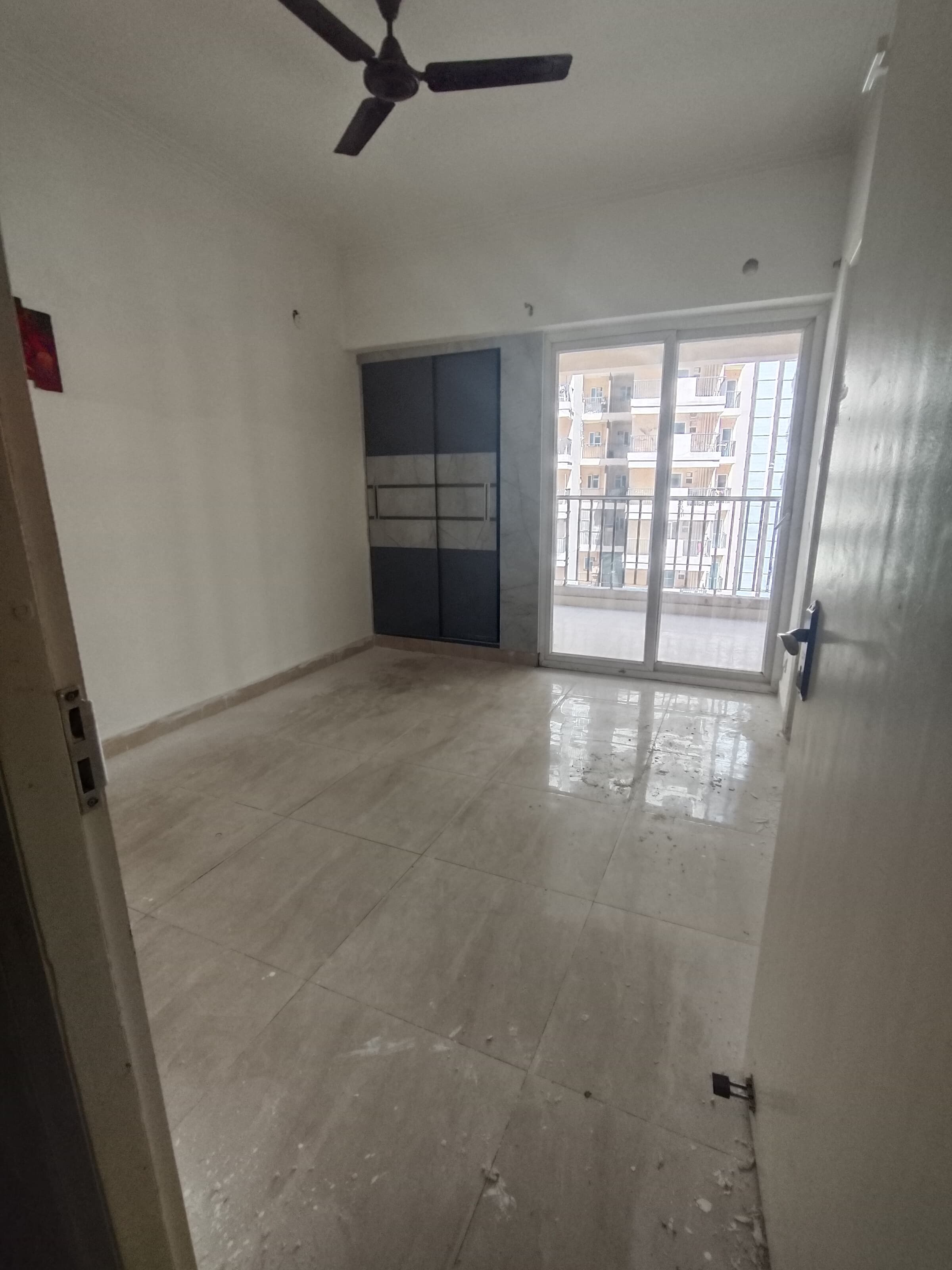 3 BHK + Servant Room Apartment For Sale in Parsvnath Exotica