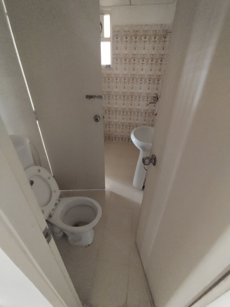 Bathroom, parsvnath-exotica 3 Bedroom 2645 Sq.Ft. Apartment In Sector 53 Gurgaon 8348899