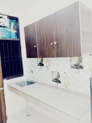 Bathroom in 1 RK Builder Floor at SS Southend Floors, South City 2 – for Rent