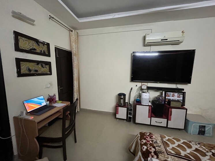 Master Bedroom, peer mucchalla 3 Bedroom 1750 Sq.Ft. Apartment In Peer Mucchalla Zirakpur 8348966