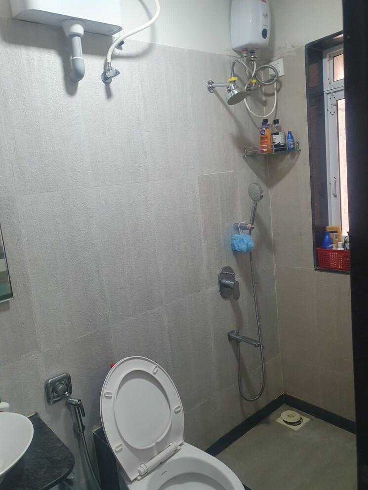 Bathroom, vakola Pg For Boys & Girls In Vakola 8348996