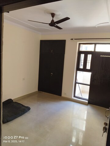 Room in 3 BHK Apartment at Cosmos Golden Heights, Sain Vihar – for Rent