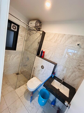 Furnished Amenities in 2 BHK Apartment at Amanora Gold Towers, Hadapsar – for Rent