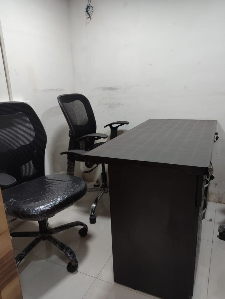 Team Area, express-zone Commercial Office Space 125 Sq.Ft. In Malad East Mumbai 8349164