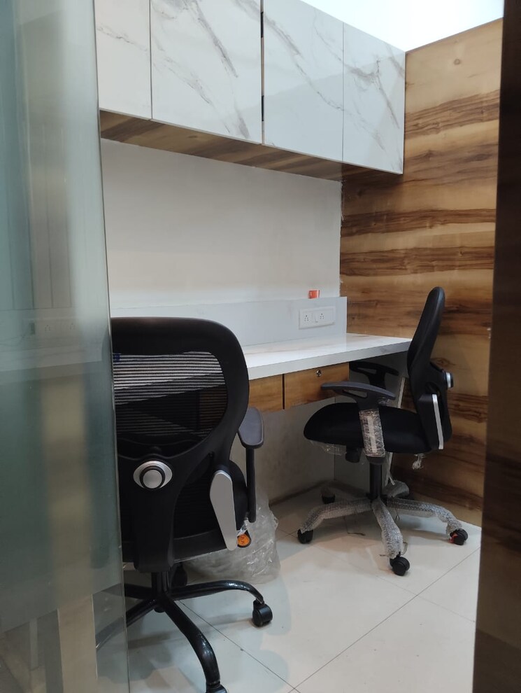 Team Area, express-zone Commercial Office Space 125 Sq.Ft. In Malad East Mumbai 8349164