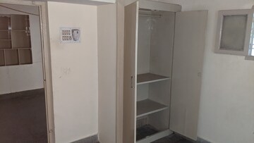 Furnished Amenities in 1 BHK Builder Floor at Rt Nagar – for Rent