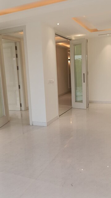 Room in 3 BHK Builder Floor at Vasant Vihar – for Rent