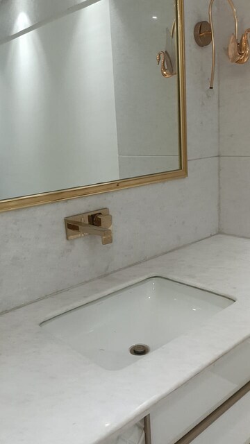 Room in 3 BHK Builder Floor at Vasant Vihar – for Rent