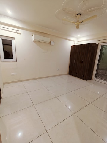 Bathroom in 3 BHK Builder Floor at Sector 43 – for Rent